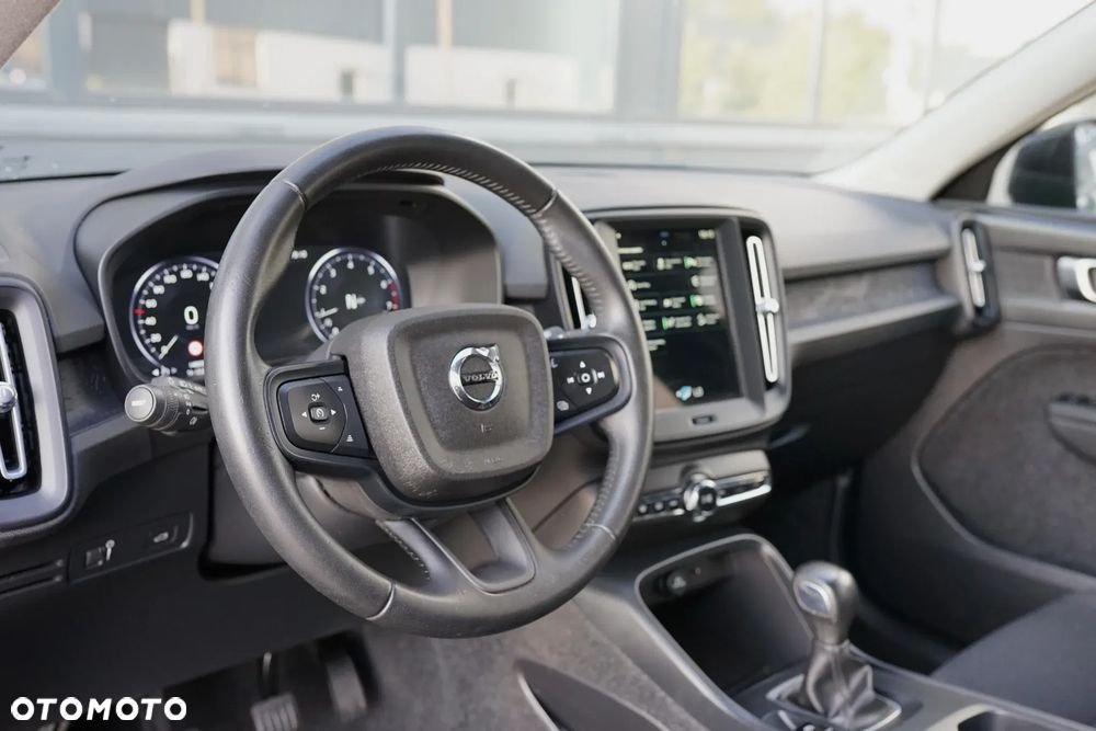 Volvo XC 40 T2 Momentum - 6