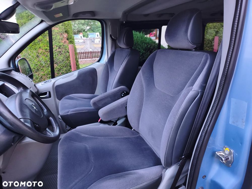 Renault Trafic Grand Passenger Black Edition - 7