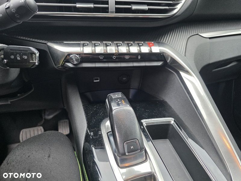 Peugeot 3008 1.6 BlueHDi Active S&S EAT6 - 22