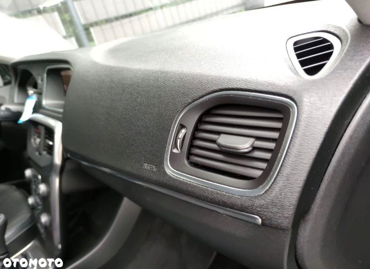 Volvo V40 D2 Momentum - 14