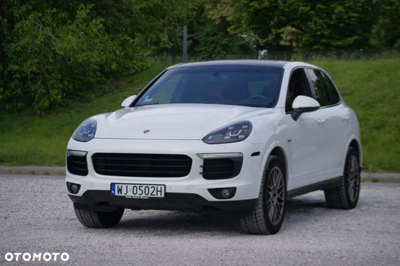 Porsche Cayenne - 1