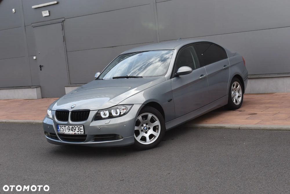 BMW Seria 3 320i - 25