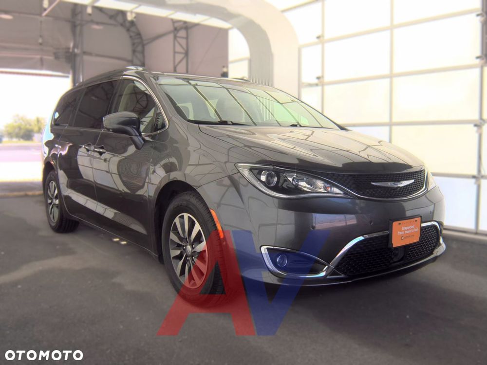 Chrysler Pacifica - 1