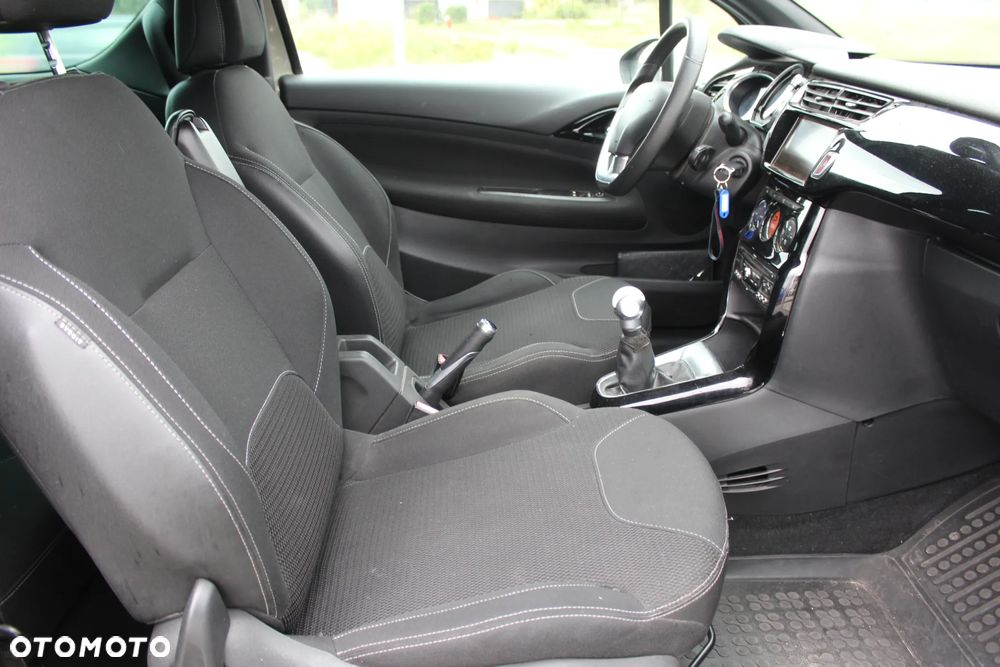 Citroën DS3 1.6 HDi SoChic - 8