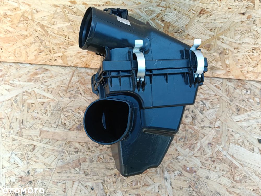 Obudowa Filtra Powietrza Toyota Yaris IV 1.5 Hybrid 2021-17705-K0040 - 2