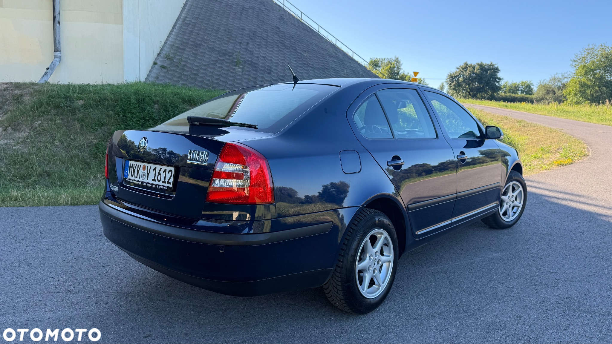 Skoda Octavia 1.6 FSI Ambiente - 2