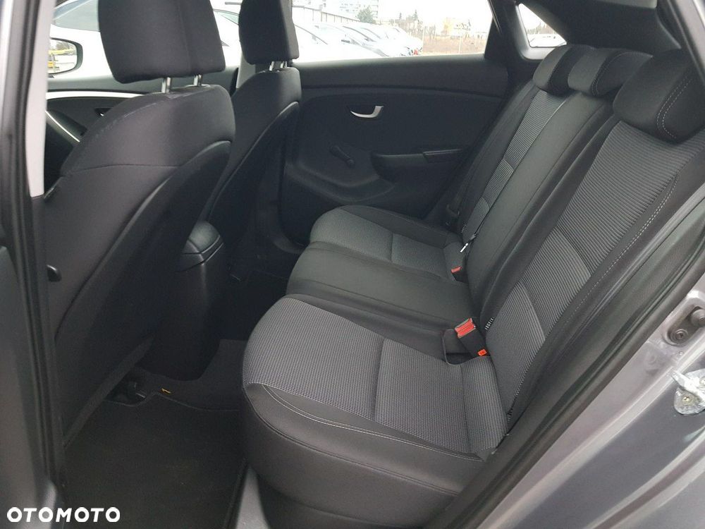 Hyundai i30 1.4 Classic + - 11