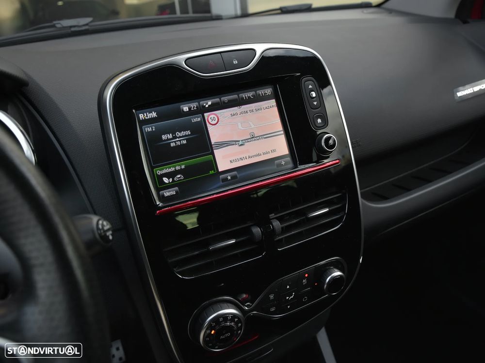Renault Clio TCe 220 EDC R.S. Trophy - 8