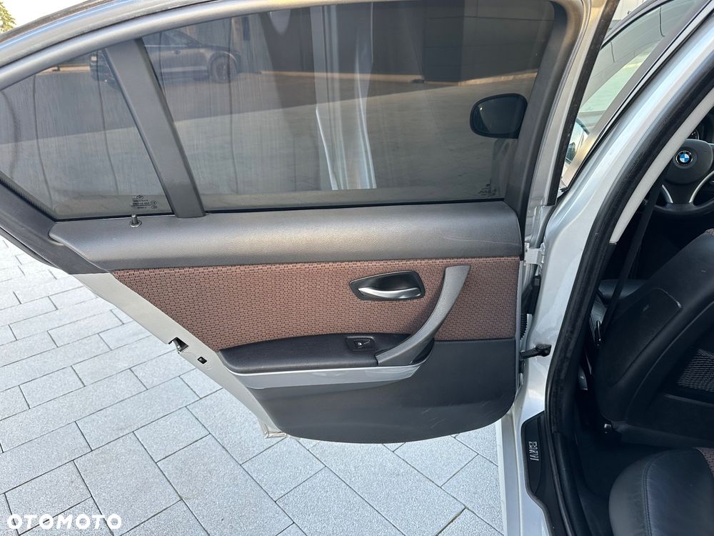 BMW Seria 3 318d DPF Edition Exclusive - 13