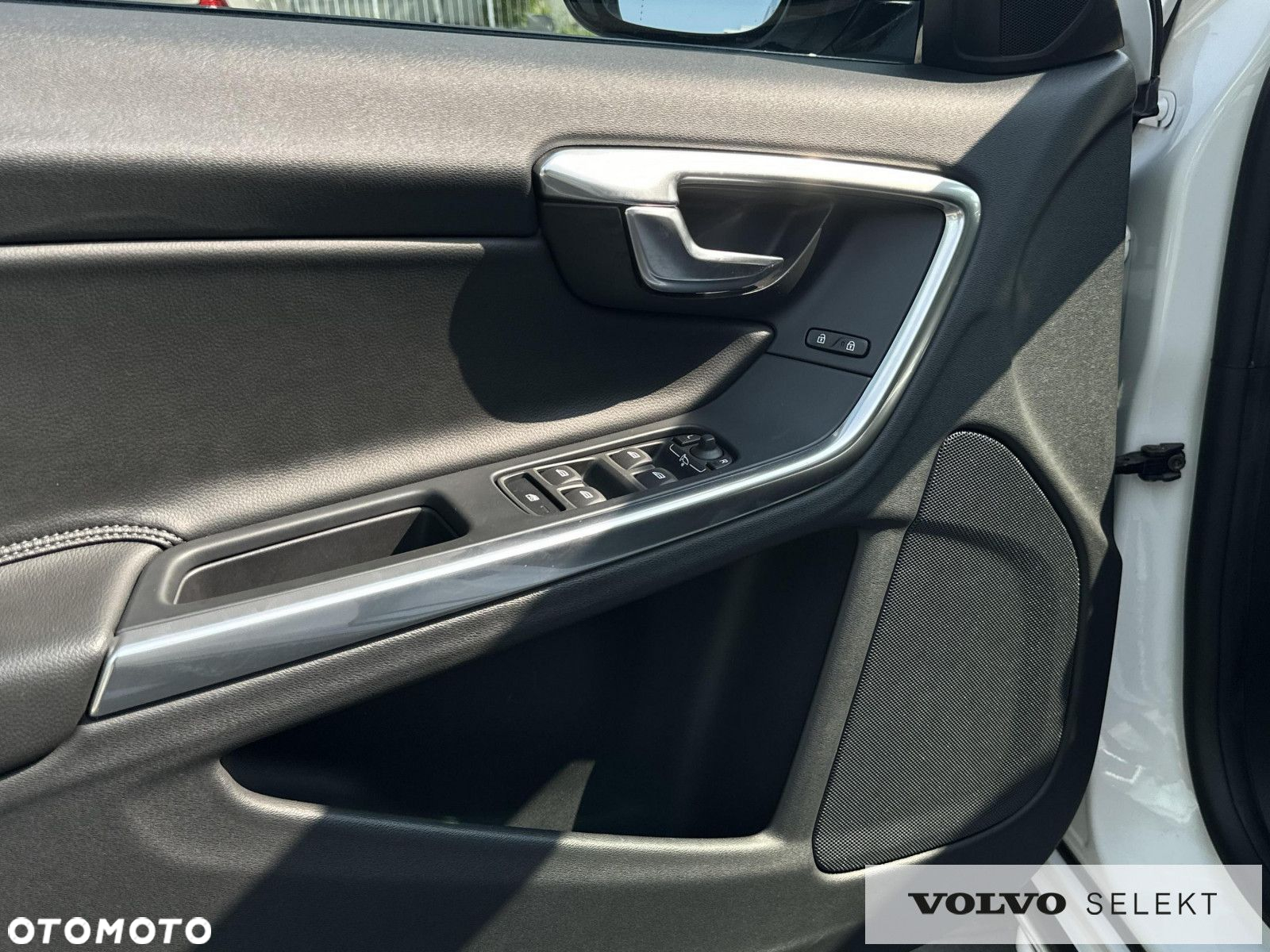 Volvo V60 Cross Country - 11