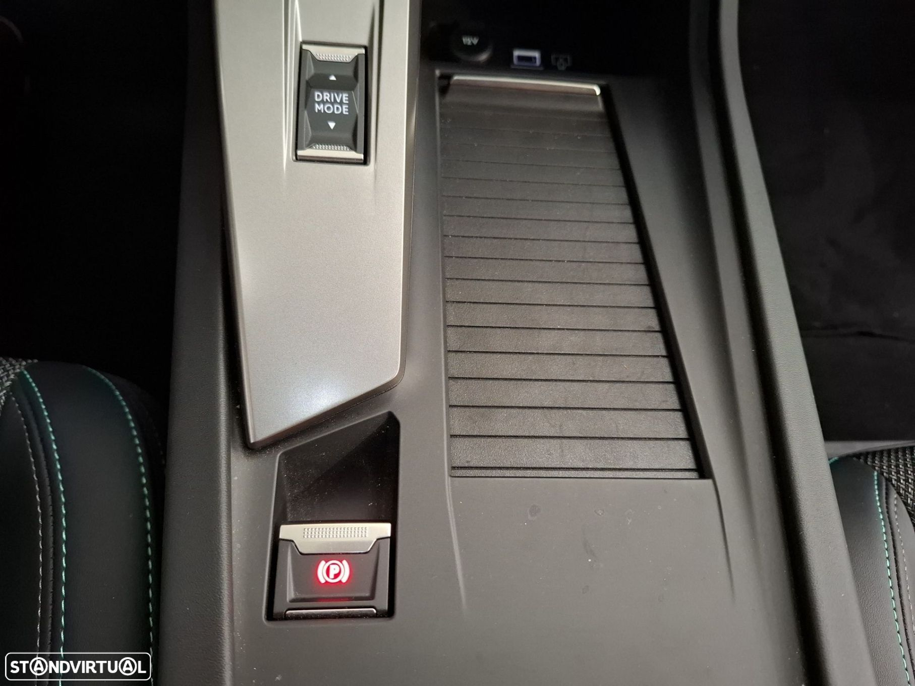 Peugeot e-308 54 kWh Allure - 21