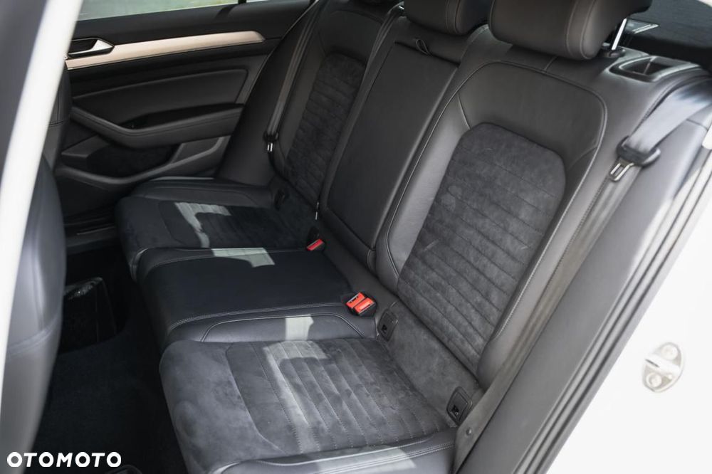 Volkswagen Passat - 27