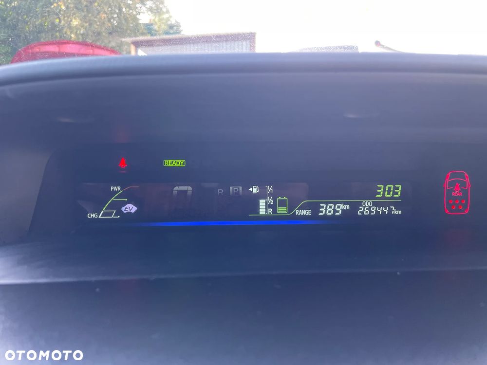 Toyota Prius+ 1.8 HSD Premium - 32