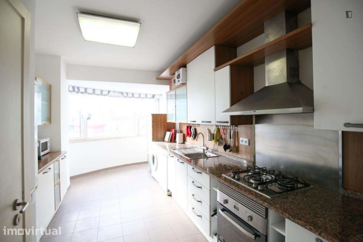 Quarto - localizado em Olaias Lisbon - Grande imagem: 2/46