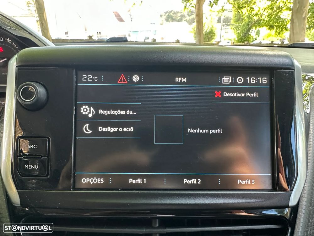 Peugeot 208 1.2 PureTech Signature - 39