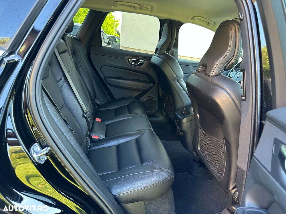 Volvo XC 60 B5 D AWD Geartronic Momentum Pro - 38
