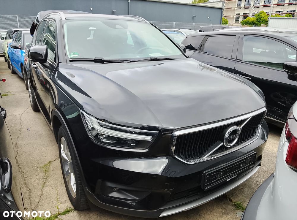 Volvo XC 40 B4 B AWD DKG Momentum Pro - 2