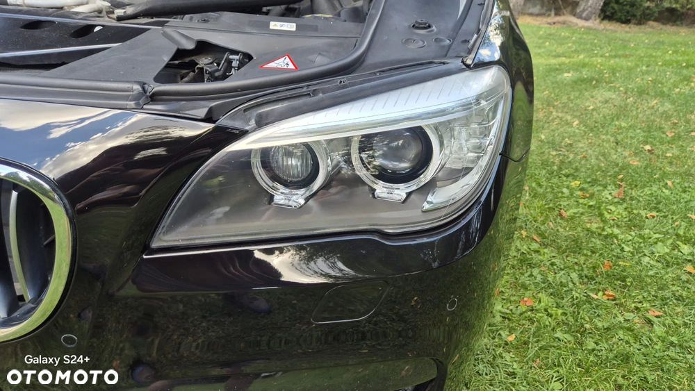 BMW Seria 7 740i - 5