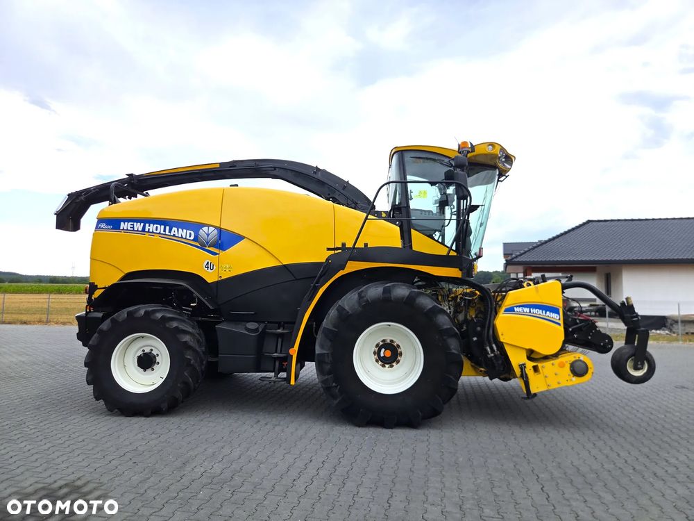 New Holland FR 600 2013 Rok, 4X4, Podbieracz , Przystawka Krone E-Collect 6000 FP, Nie Malowany, Stan Bardzo Dobry - 1