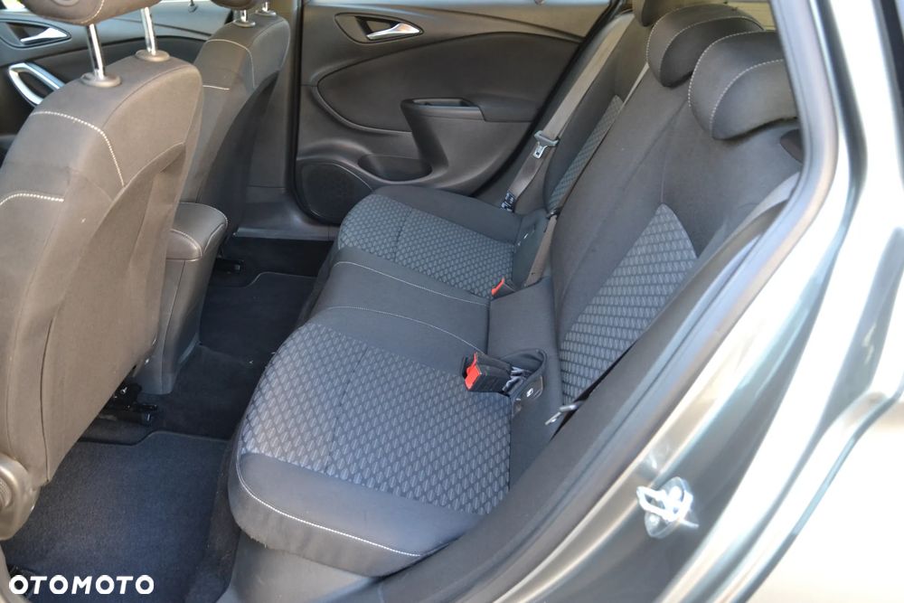 Opel Astra 1.4 T Dynamic - 26