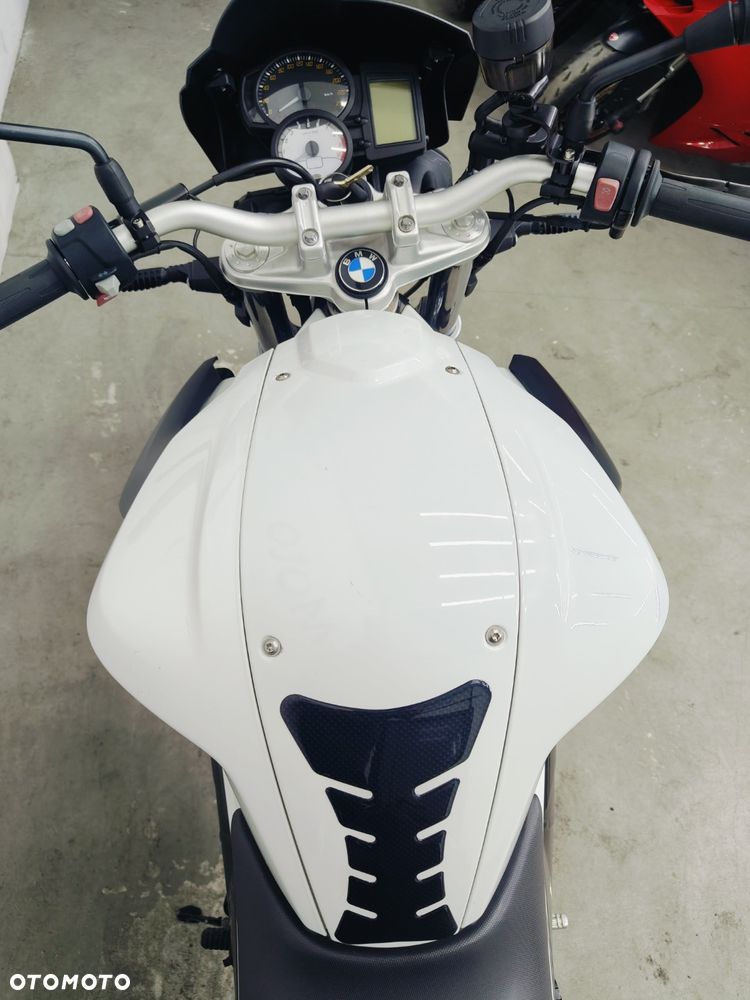 BMW F - 11