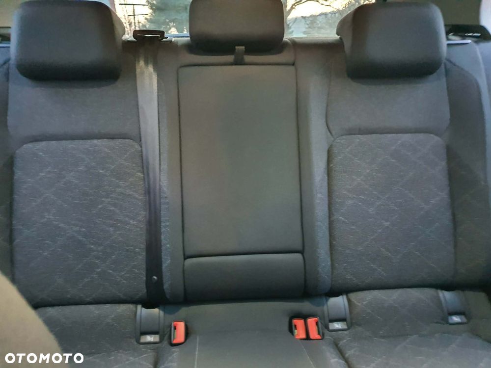 Volkswagen Golf 2.0 TDI SCR Life - 20