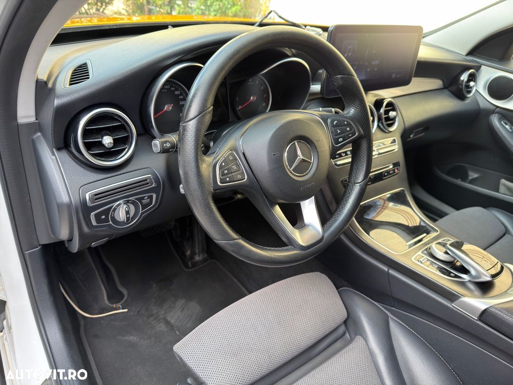 Mercedes-Benz C - 12