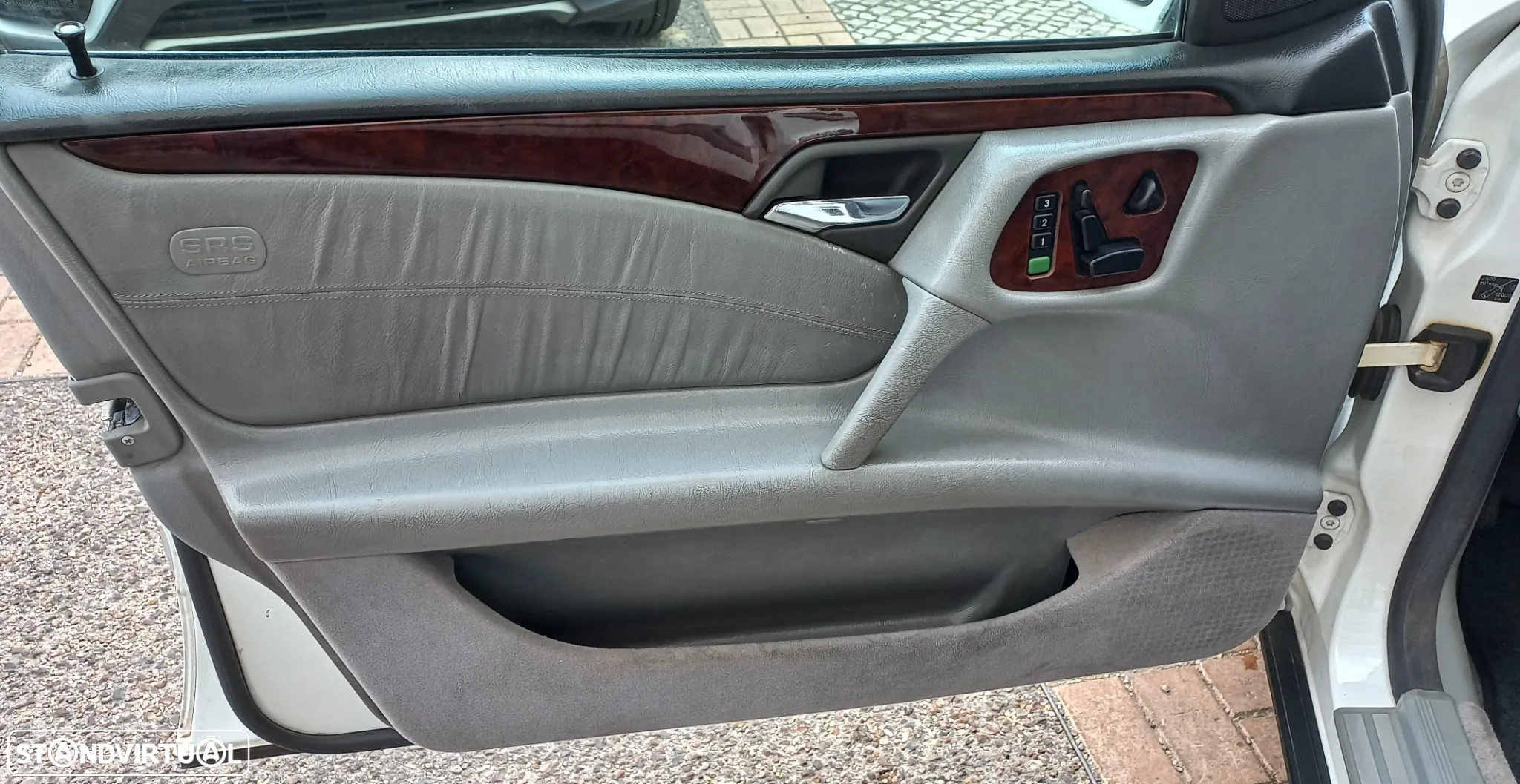 Mercedes-Benz E 300 - 15