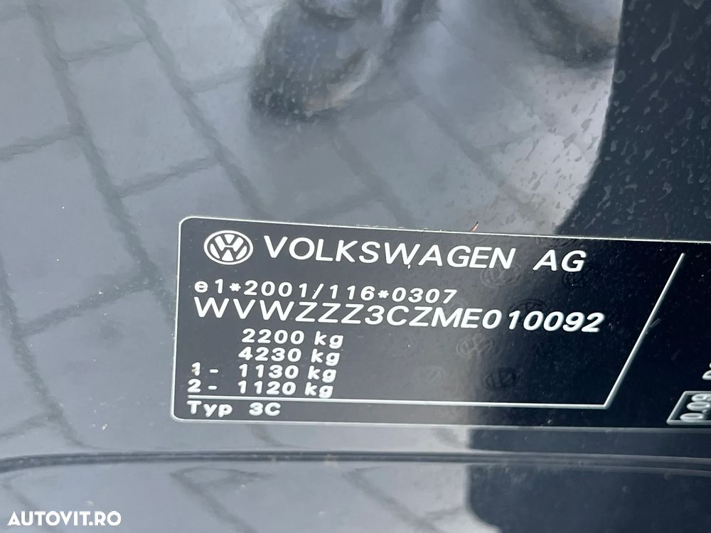Volkswagen Passat Variant 2.0 TDI DSG Advance - 20