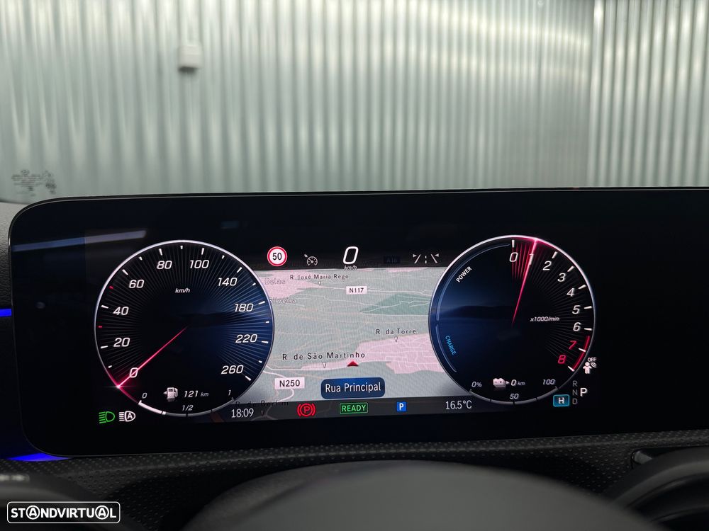 Mercedes-Benz A 250 Limousine e 8G-DCT AMG Line - 22