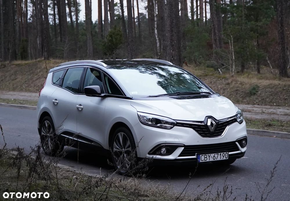 Renault Grand Scenic - 12