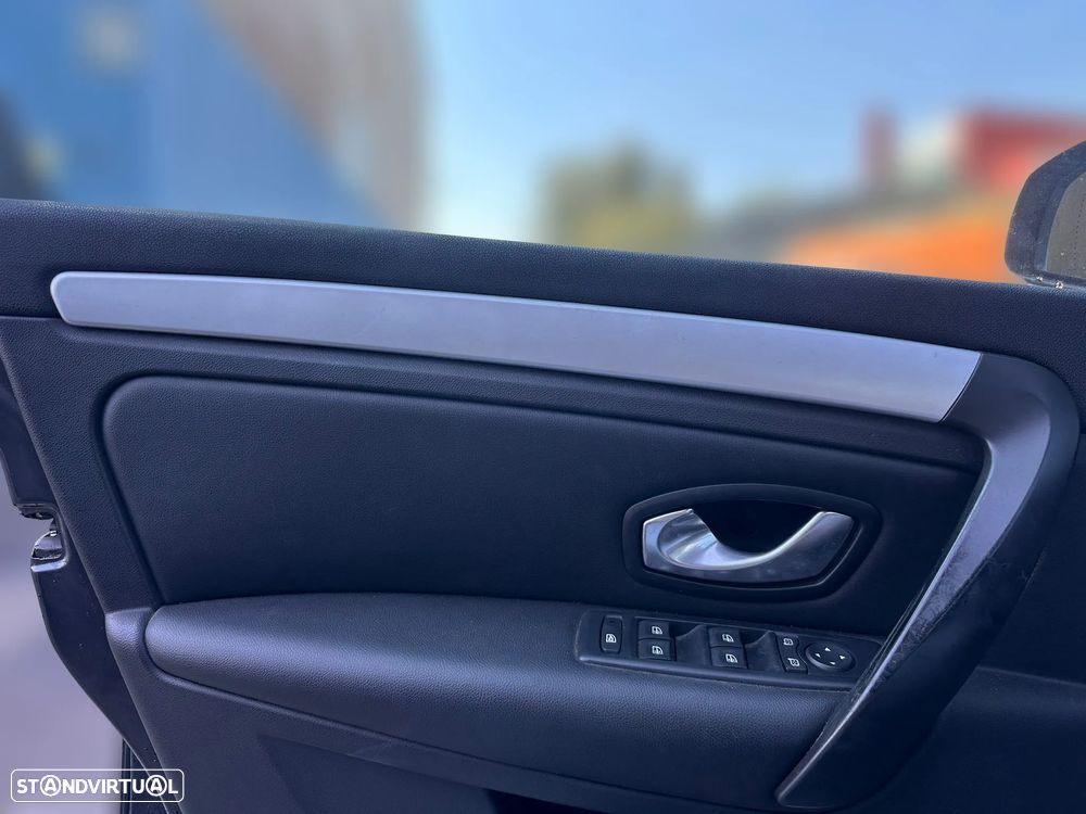 RENAULT Laguna III Hatchback (BT) 1.5 dCi Diesel 110 cv / 81 kW para peças - 11