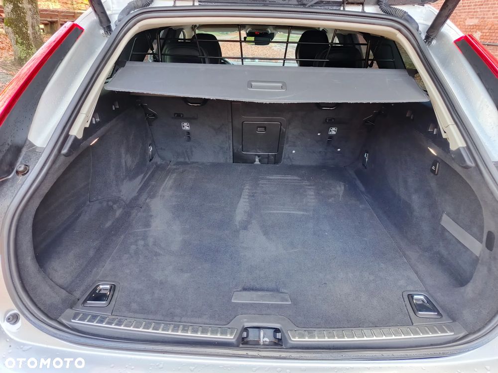 Volvo V90 D5 AWD Momentum - 30