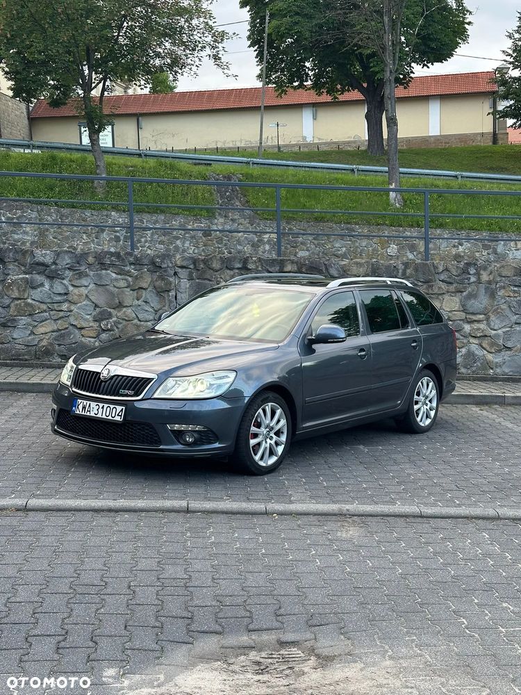 Skoda Octavia 2.0 TDI CR DPF DSG RS - 3