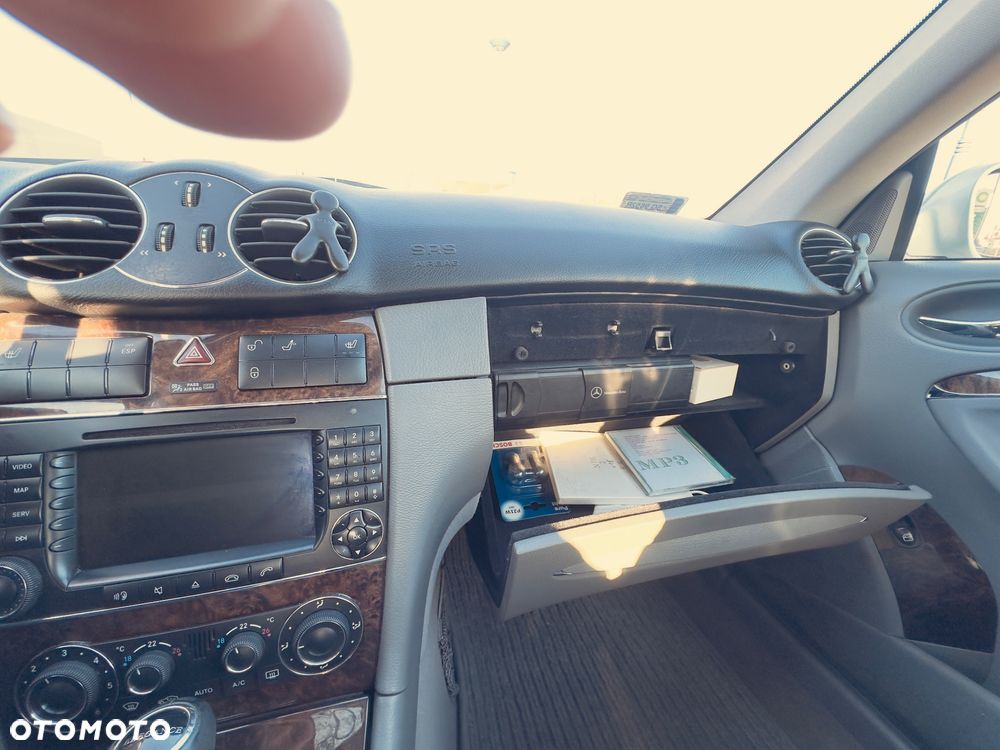 Mercedes-Benz CLK 320 CDI 7G-TRONIC Elegance - 23