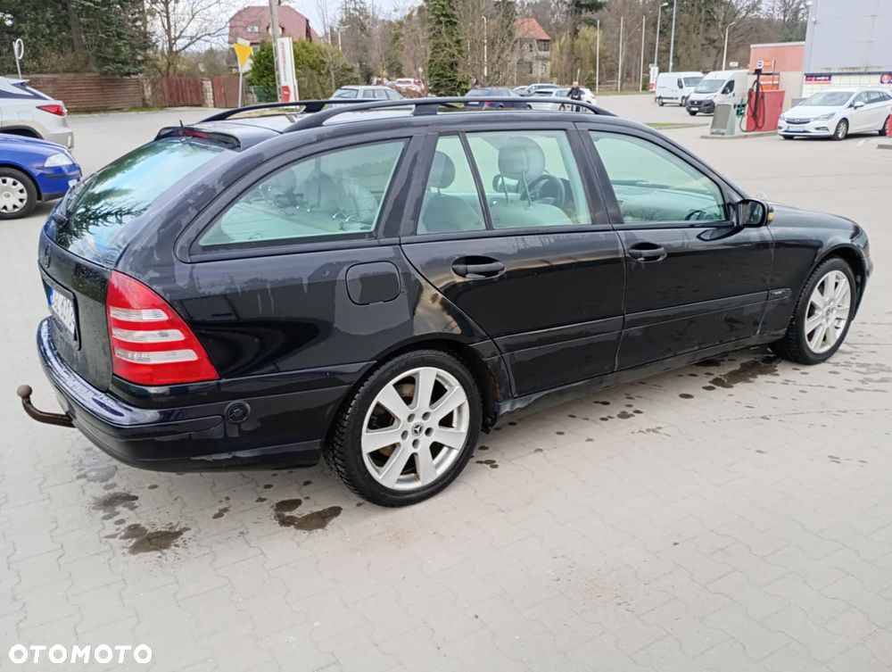 Mercedes-Benz Klasa C 180 T Kompressor Classic - 11