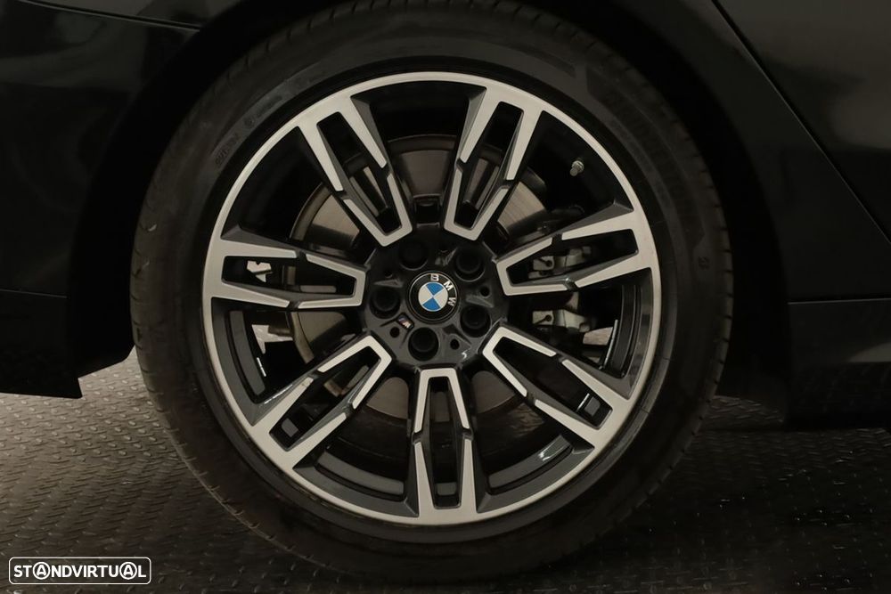 BMW 530 e Pack Desportivo M - 5
