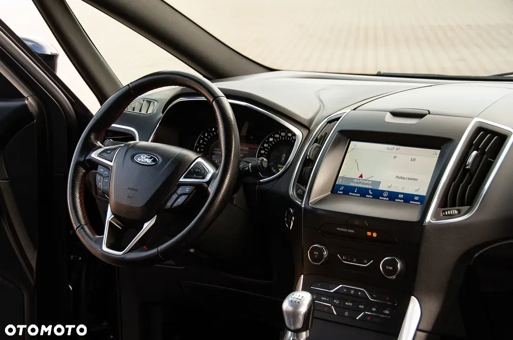 Ford S-Max - 19