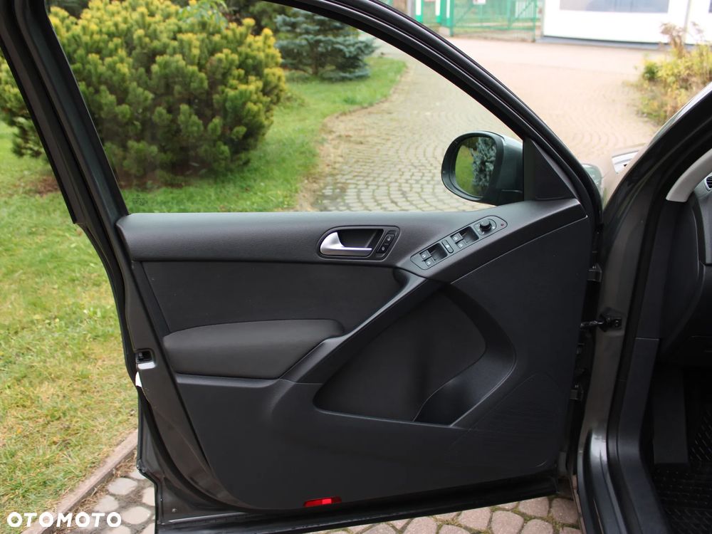 Volkswagen Tiguan - 13