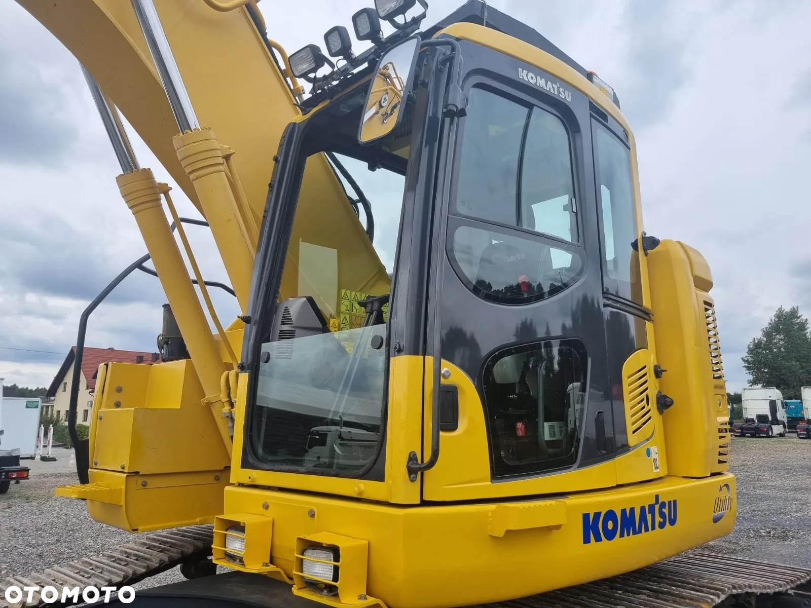 Komatsu PC 228 - 11