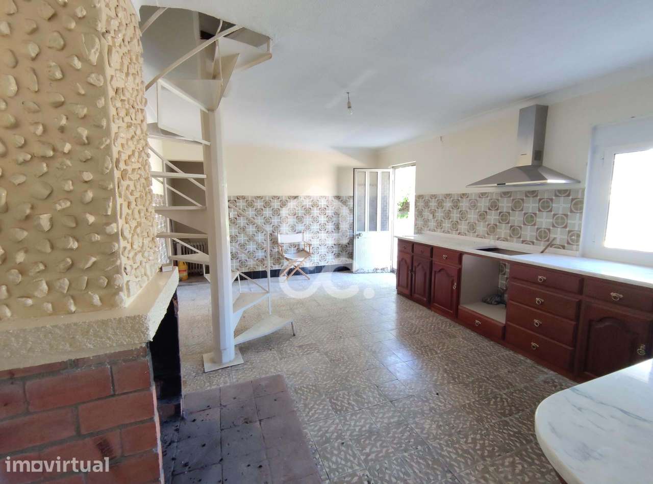 Moradia Independente em Santa Cruz Ideal para Habitação Própria ou Inv - Grande imagem: 3/42