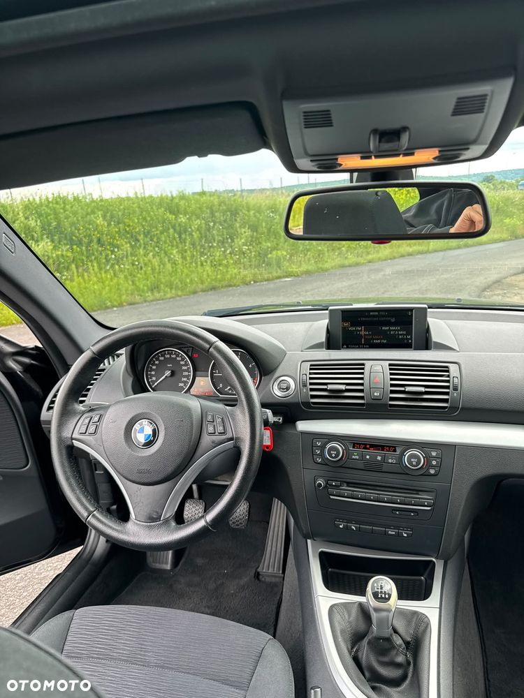 BMW Seria 1 120d - 17