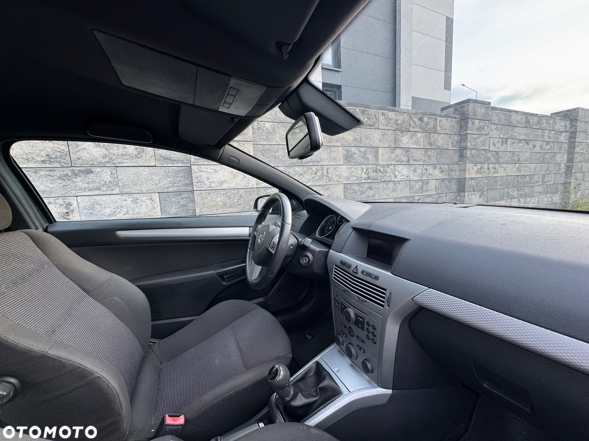 Opel Astra GTC 1.6 - 9