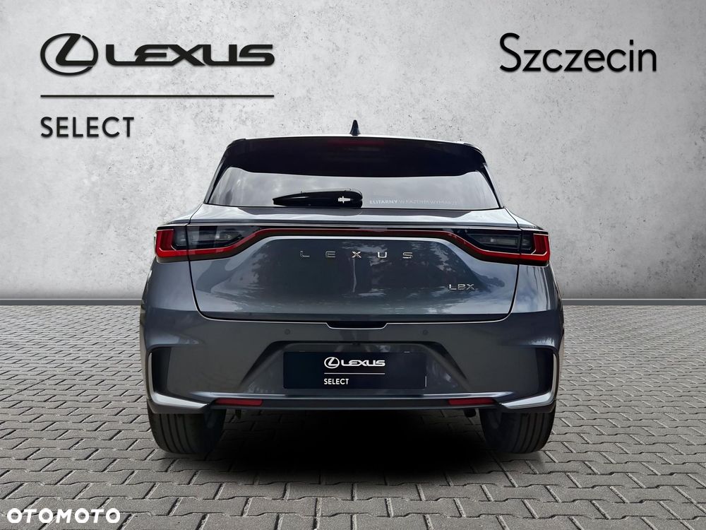 Lexus LBX 1.5 Hybrid Emotion - 4