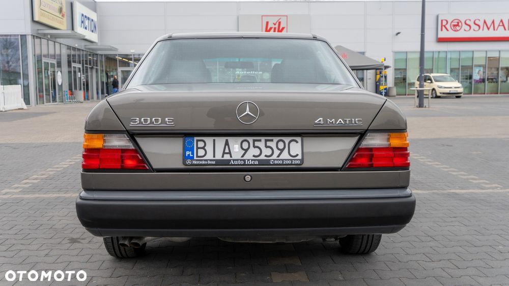 Mercedes-Benz Klasa E - 11