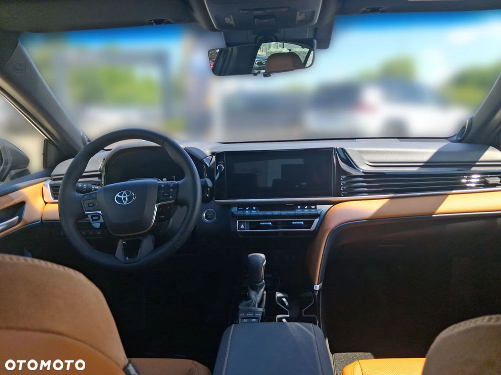 Toyota Camry - 11