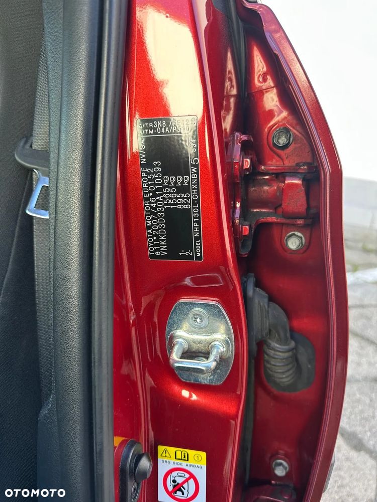 Toyota Yaris - 32