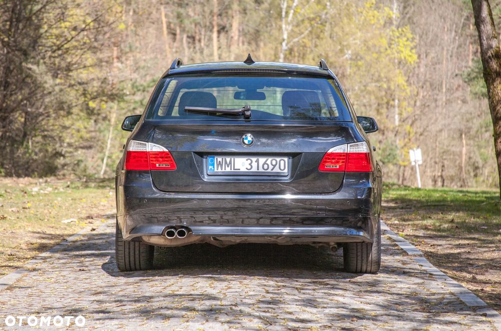 BMW Seria 5 525d - 13