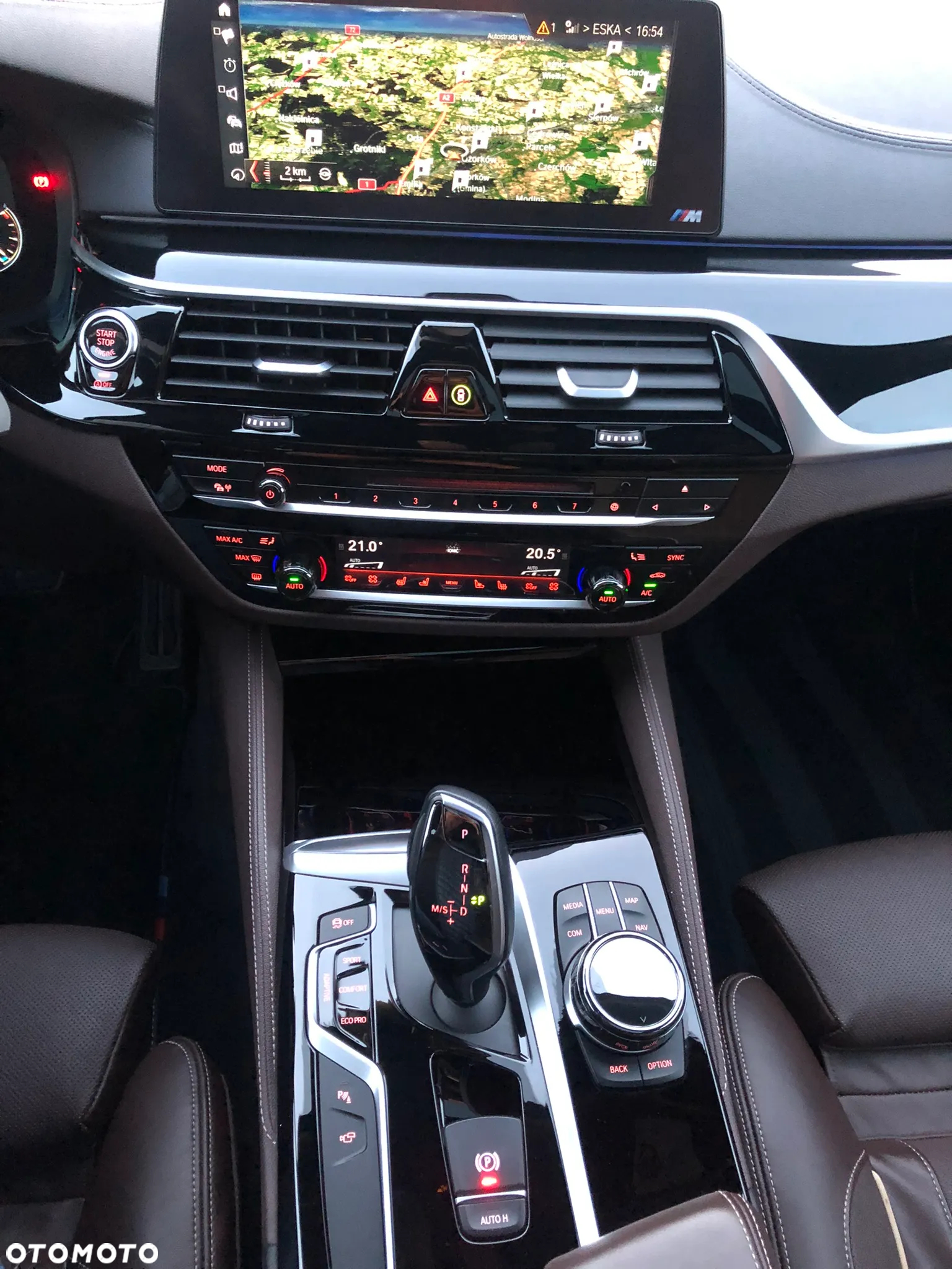 BMW Seria 5 M550i xDrive sport - 13
