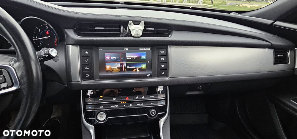 Jaguar XF - 11
